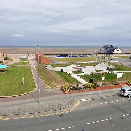 Hotel Sand Beach Rhyl Esterno foto