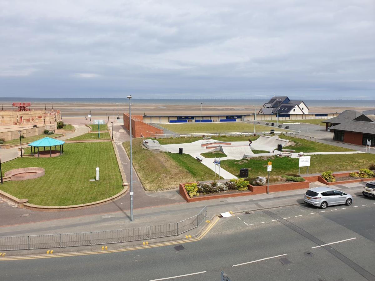 Hotel Sand Beach Rhyl Esterno foto