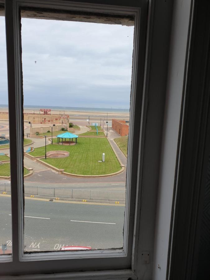 Hotel Sand Beach Rhyl Esterno foto