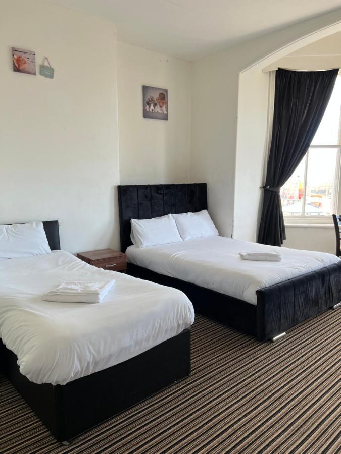 Hotel Sand Beach Rhyl Esterno foto