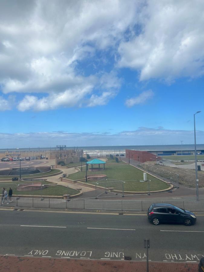 Hotel Sand Beach Rhyl Esterno foto